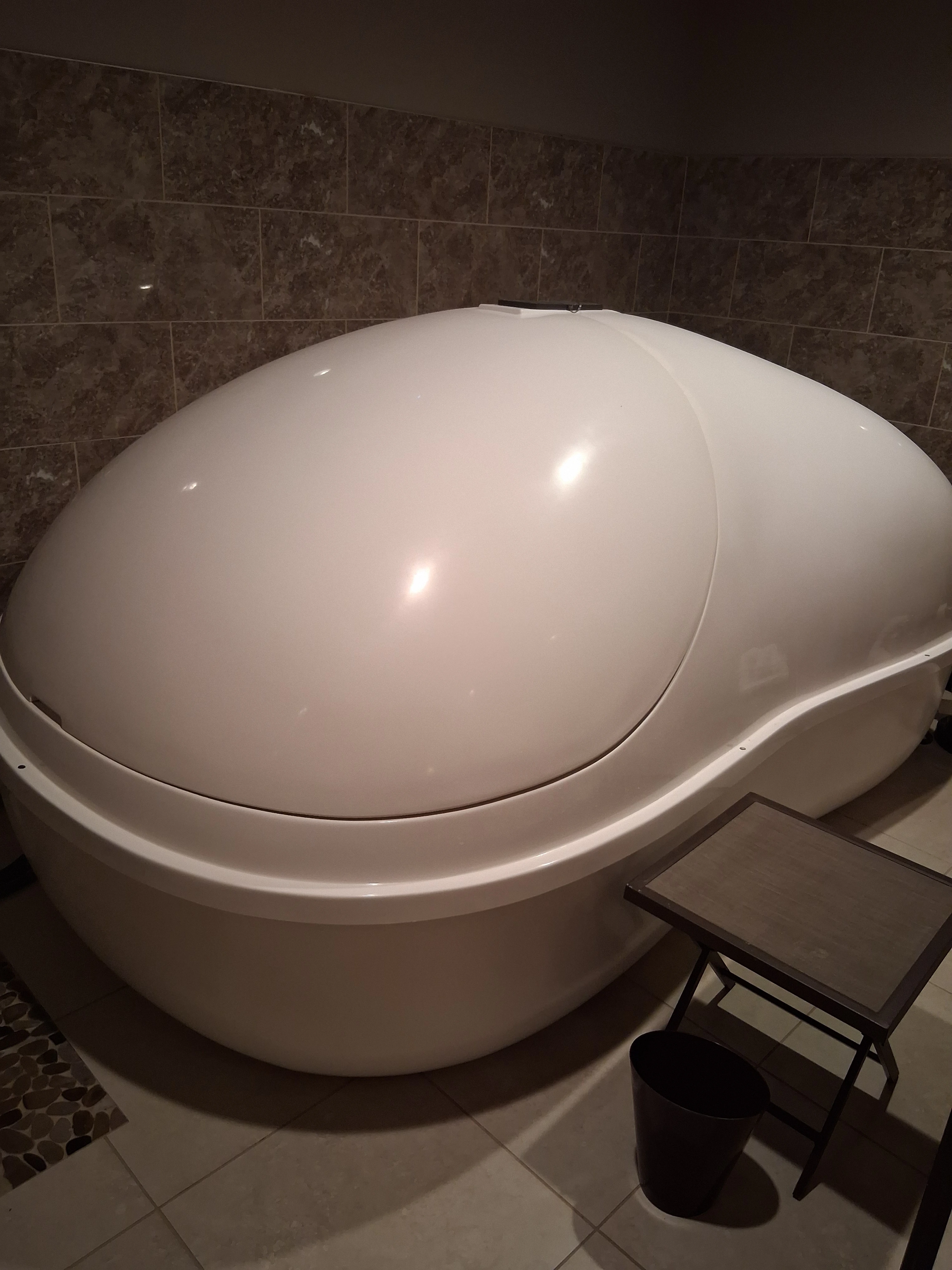 1 Royal Spa Float Tank