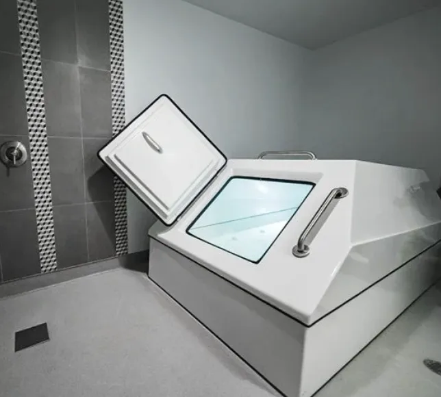 Oasis Commercial Float Tank – Upgraded UV & Filtration System